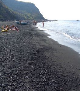 Черный пляж Катании