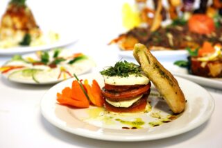 Классический рецепт салата “Капрезе” - так готовят в Италии!